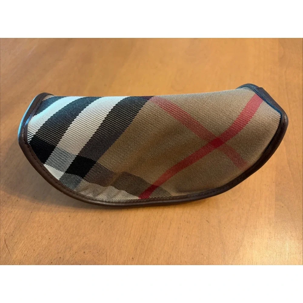 Burberry Classic Nova Check Plaid Large Eyeglass Soft Case Never Used